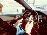 Tödlich: Jeder Dritte liest SMS am Steuer
