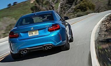 BMW Vier Endrohre künden von 370 PS
