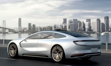 LEECO Die Türen der Limousine öffnen gegenläufig