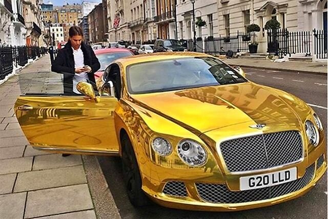 Bentley aus Gold - Bild: Instragram